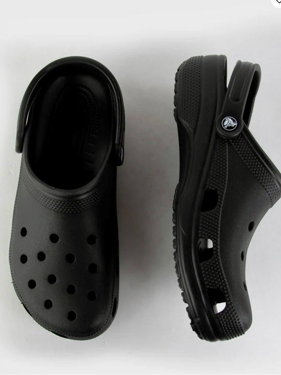 CROCS Classic Clog in Black- Men 10